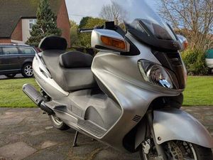 SUZUKI BURGMAN 650 SCOOTER PETROL CVT EURO 4 (54 PS) 638 CC