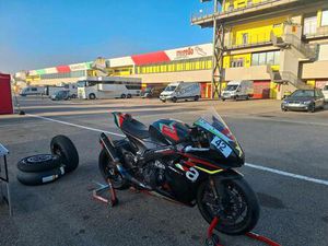 APRILIA RSV4 1100 FACTORY RACING VIERZIGMANN