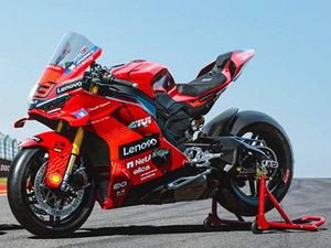 2026 DUCATI PANIGALE V4 MÁRQUEZ