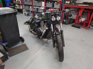 SUZUKI VS 800 BOBBER GROEN