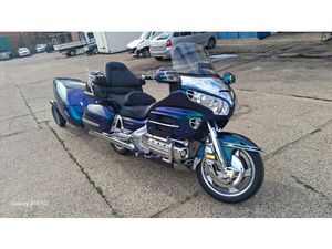 HONDA GOLD WING 1800 →