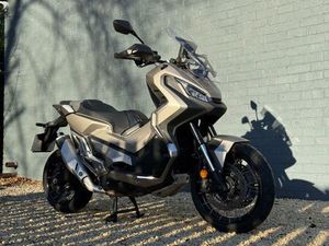 HONDA X-ADV 750 SCOOTER PETROL DCT EURO 4 (54 PS) LOW MILES - GREAT PRICE - PRACTICAL 745 CC