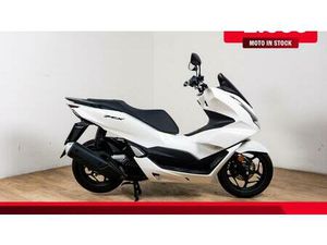 VENDO HONDA PCX 125 (2025) USATA A ROMA (CODICE 9903143) - MOTO.IT