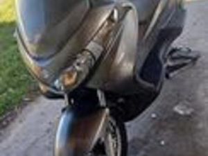 SUZUKI BURGMAN 200 UH200