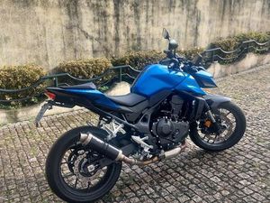 VENDO HONDA HORNET PAREDES