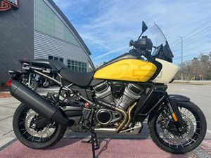 2023 HARLEY-DAVIDSON PAN AMERICA™ 1250 SPECIAL