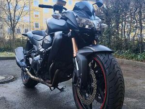 KAWASAKI Z750R ABS – EZ 03/2011 – TIEFER GELEGT+ ZUBEHÖR