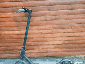 E-ROLLER SCOOTER AUS 2. HAND, SUPER ZUSTAND