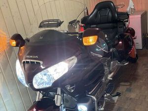 SPRZEDAM HONDA GOLD WING 1800 MUROWANA GOŚLINA