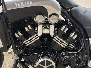 YAMAHA EGLI V-MAX JG.2000