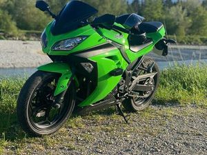 KAWASAKI NINJA 300 ABS