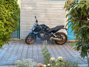 HONDA CB650F IN SCHWARZ ZU VERKAUFEN