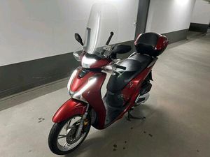 MOTORROLLER / ROLLER HONDA SH 150I / ABS / TÜV 08.2027