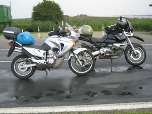 MOTORRÄDER / OLDIES HONDA TRANSALP + BMW