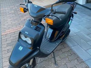 YAMAHA BWS 50 MOTORROLLER SCHWARZ - GUT ERHALTEN