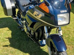YAMAHA FJ 1200 – TYP 3CW – EZ 03/1989 – – MIT 180ER BEREIFUNG