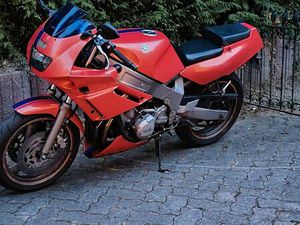 YAMAHA FZR 600 3HE
