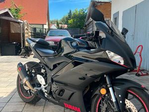 YAMAHA YZF R3
