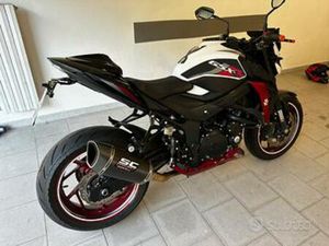 SUZUKI GSX-S 750 YUGEN CARBON DEL 2020