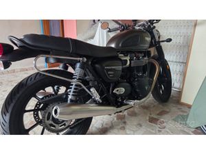 TRIUMPH SPEED TWIN 900