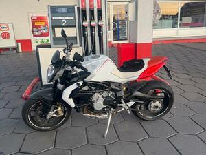 MV AGUSTA BRUTALE 800 (KAWASAKI Z800/YAMAHA MT07 MT09)