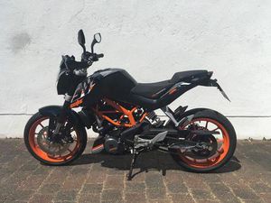 KTM DUKE 390