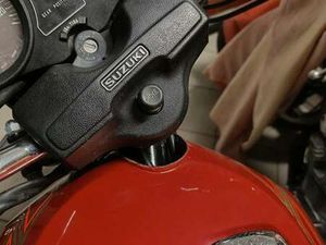 SUZUKI GS 850 G ROSSO