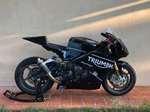 TRIUMPH DAYTONA 675