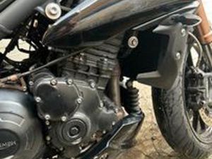 TRIUMPH SPEED TRIPLE 1050 2011