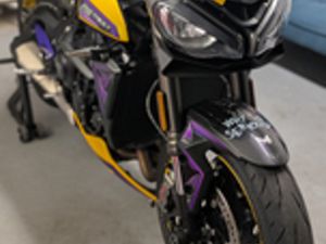 STREET TRIPLE RS 765 YELLOW 2024