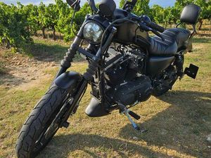 HARLEY DAVIDSON 883 IRON SPORTSTER ALL BLACK