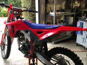 HONDA 250 CRF ÉTAT NEUF