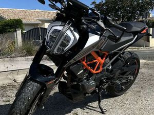 MOTO KTM DUKE 125 CM3 EN TRES BON ETAT