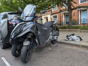 PIAGGIO MP3 300 YOURBAN LT THREE WHEELER PETROL AUTOMATIC (23 PS) 278 CC