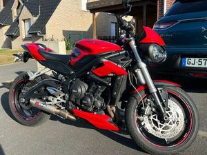 TRIUMPH STREET TRIPLE 660 A2