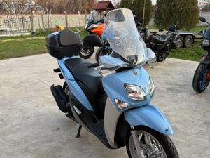 YAMAHA XENTER 125 →