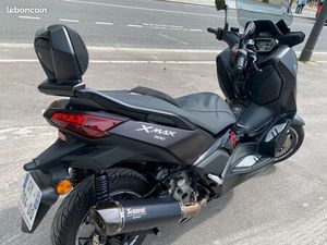 YAMAHA XMAX TECH MAX 300 + AKRAPOVIC + ALARME ET OPTIONS