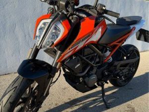 KTM DUKE 125 ABS 2017 - 15500KM -1ERE MAIN - ENTRETIEN KTM - AKRAPOVIC