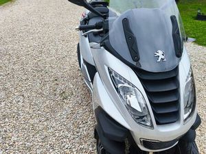 PEUGEOT METROPOLIS 400I 15000KM■VENTE POUR L ACHAT D' UN PLUS PUISSANT ■3200 EURO