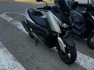 YAMAHA XMAX 125