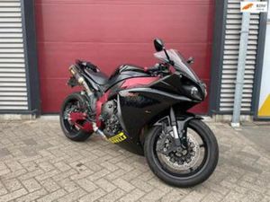 YAMAHA YZF-R1 YZF R1 BIG BANG CIRQUIT AKRAPOVIC — MOTOREN | YAMAHA — MARKTPLAATS