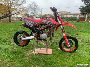 140 RXF TRES BONNE ÉTAT MARCHE FORT