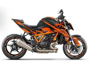 ② KTM SUPERDUKE 1390 EVO