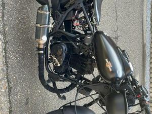 ② KYMCO 125 CC BOBBER /CUSTOM –BELGISCHE PAPIEREN – RIJBEWIJS B