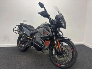 KTM 890 ADVENTURE