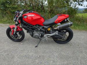 DUCATI MONSTER M696