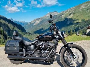 HARLEY DAVIDSON STREET BOB 2019