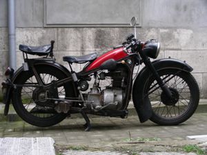 ПРОДАВАМ РЕТРО - МОТОЦИКЛЕТ BMW R35 →