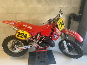 ② HONDA CR 250 1989