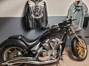 CHOPPER VT 1300 FURY